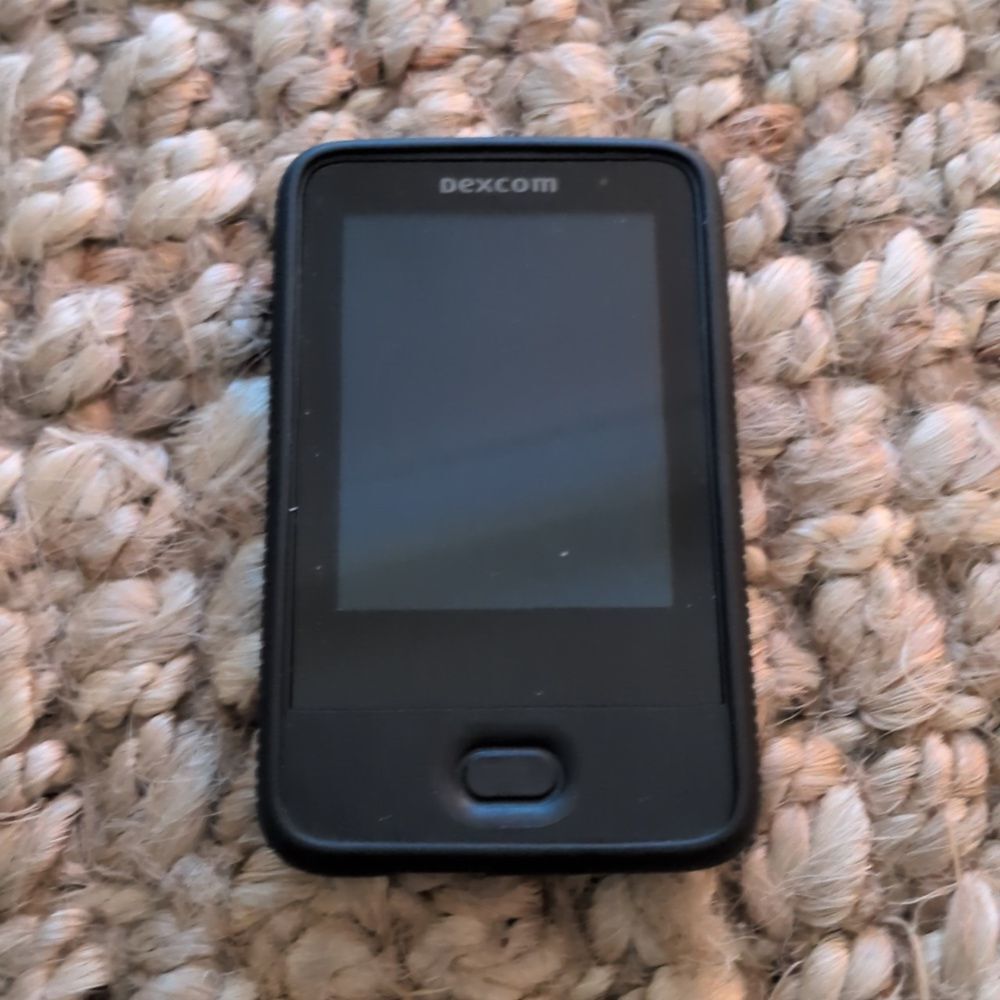 Dexcom G6 Receiver. Charged Up, Ready To Pair. No Charger Cord.